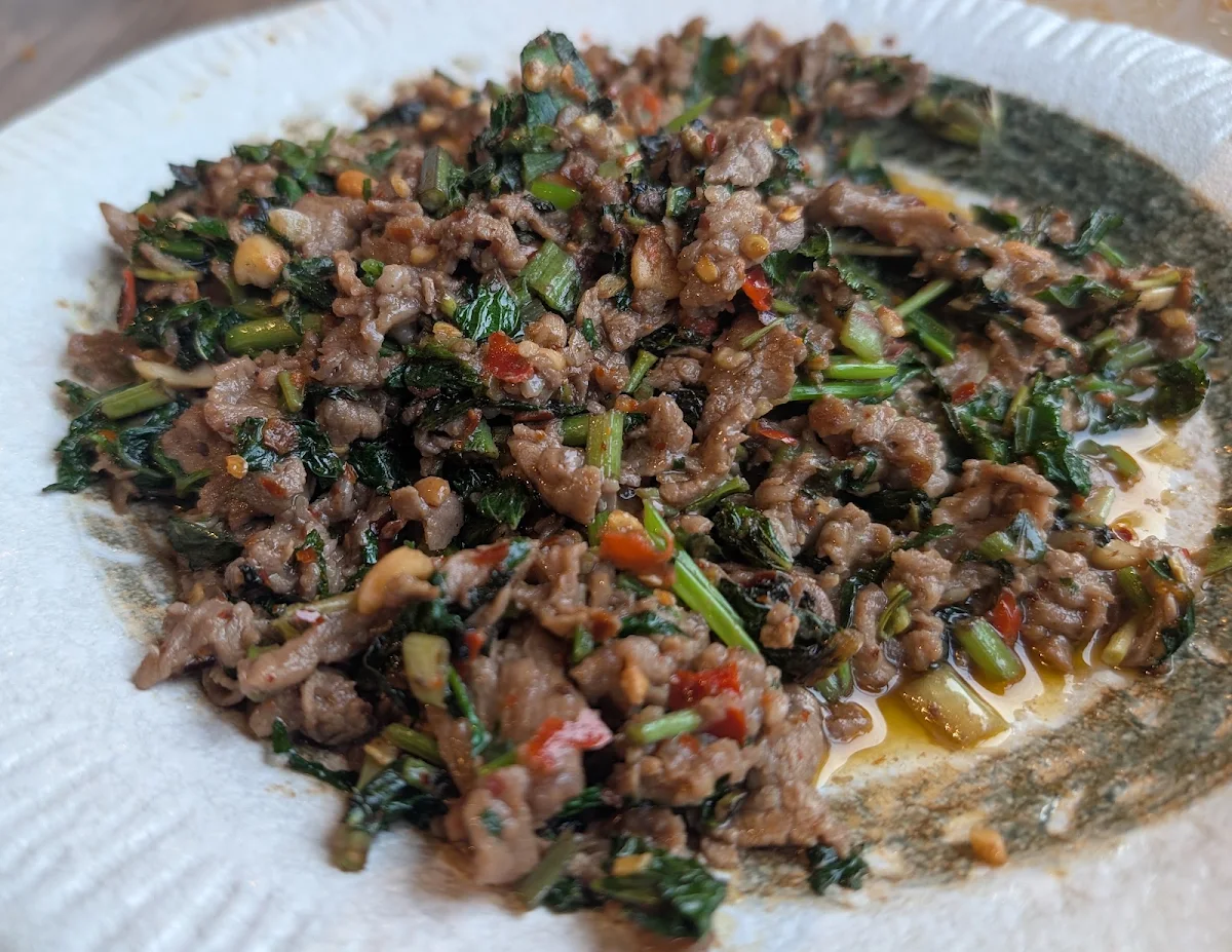 yunnan beef with mint stirfry 云南薄荷炒牛肉